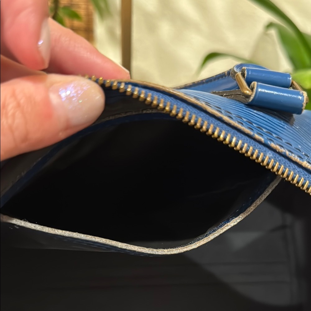 Louis Vuitton Blue Epi Leather Speedy - Picture 10 of 12